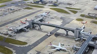 بريطانيا:استئناف حركة الطيران بمطار 