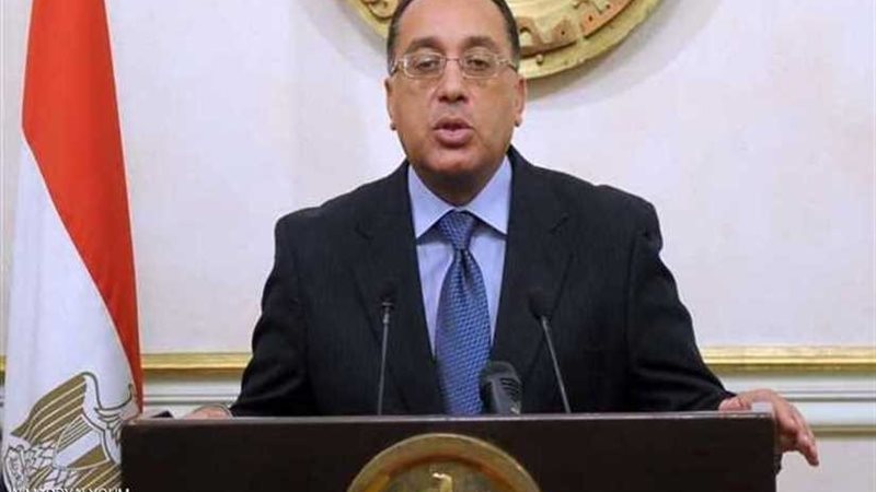 رئيس الوزراء يشيد