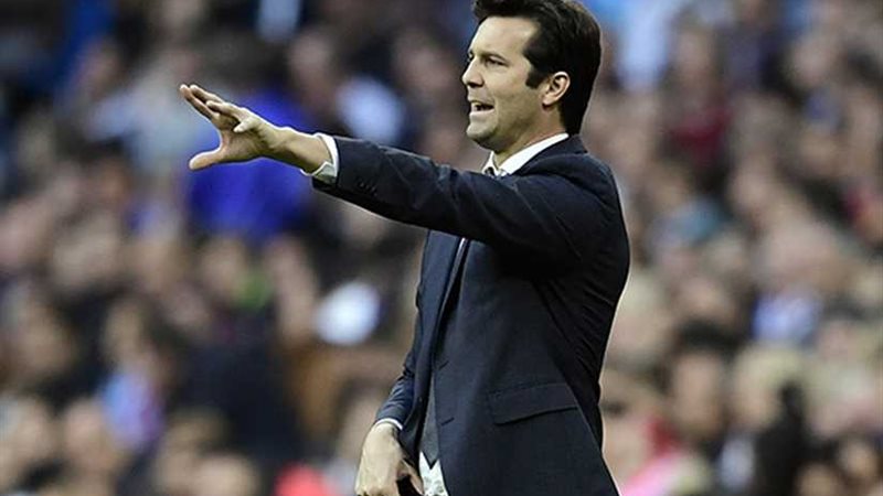 سولاري يحذر لاعبي