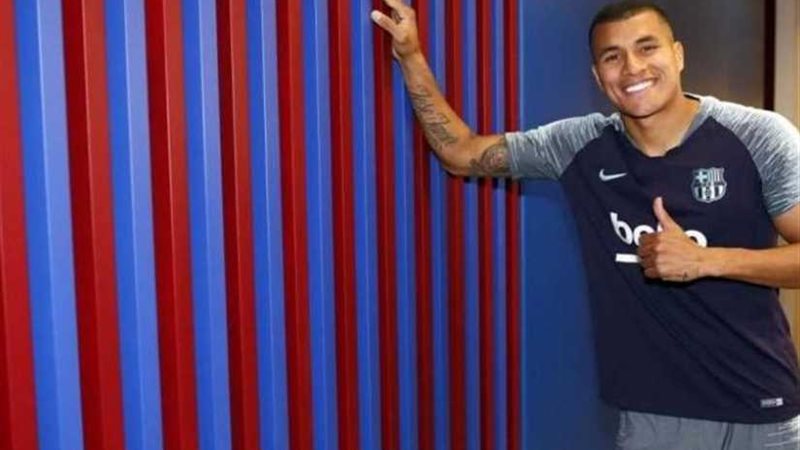 برشلونة يتعاقد مع