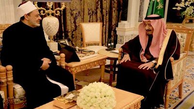 الملك سلمان للإمام الأكبر: زيارتكم تمثل أهمية كبرى للمملكة