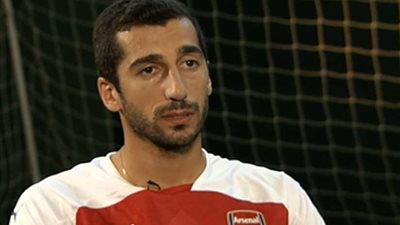هنريك مختاريان يغيب عن آرسنال 6 أسابيع بسبب كسر في القدم