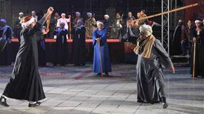 بالصور.. مهرجان التحطيب يبدأ فعالياته بالفرح الصعيدي