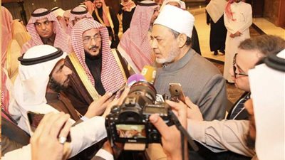 شيخ الأزهر: خادم الحرمين حريص على التعاون لمواجهة التحديات المتربصة بالعرب والمسلمين