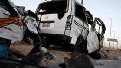 مصرع وإصابة شخصين في حادث تصادم بـ