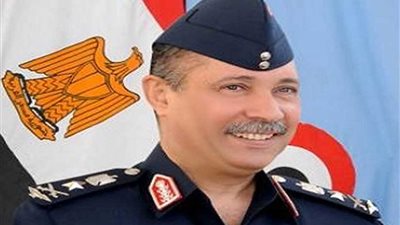 وزير الطيران يترأس اجتماعا لعرض القوائم المالية لـ