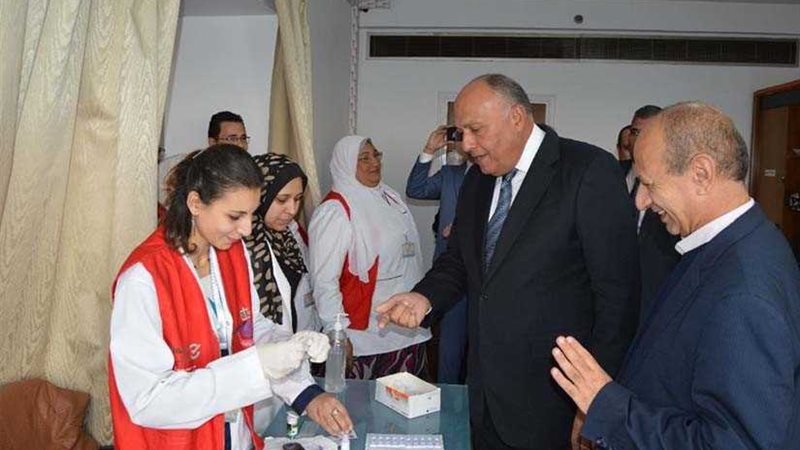 شكري يشارك في 100