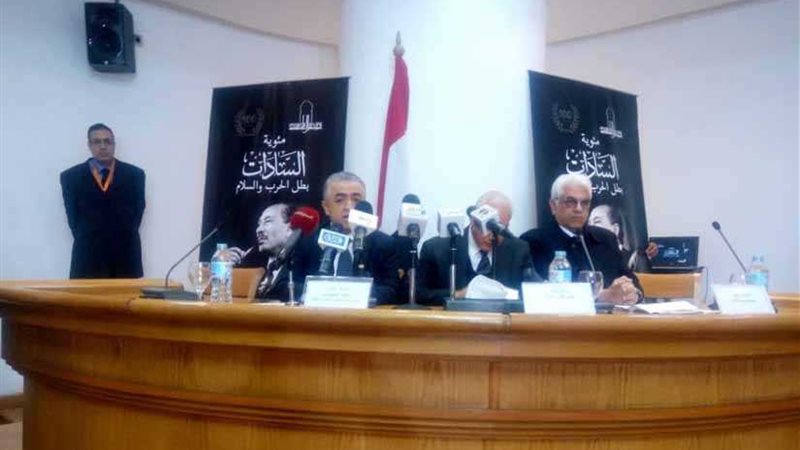 خبراء ومفكرون يحتفلون