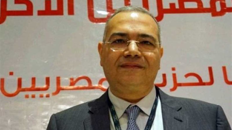 عصام خليل يزور أقباط