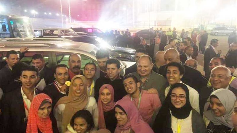 صبحي يتفقد معرض الأشغال