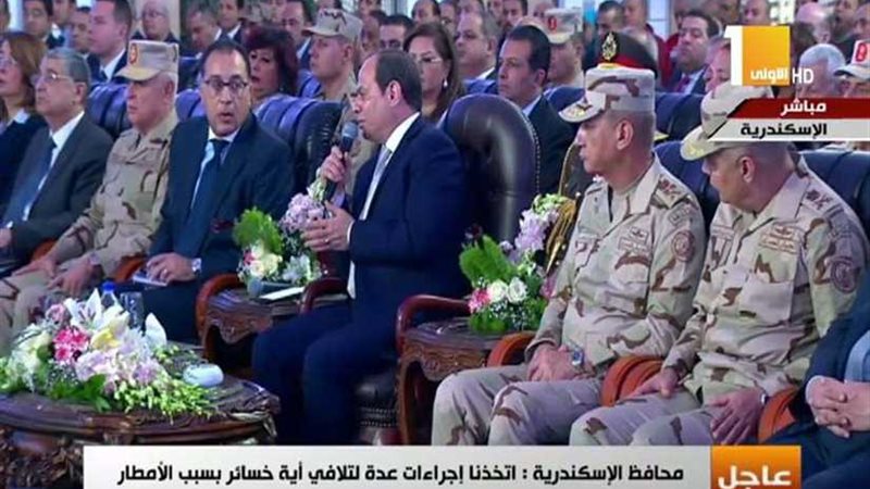 السيسي للمسؤولين: