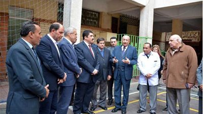 محافظ القليوبية يتفقد أعمال المسح الطبي لفيروس 