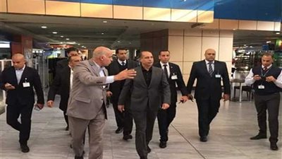 وزيــر الطيران المدني في جولة مفاجئة بمطاري القاهرة وشرم الشيخ