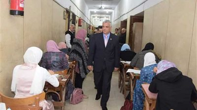 هدوء في اليوم الأول لامتحانات نصف العام بجامعة المنوفية.. (صور)