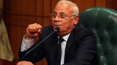 محافظ بورسعيد يرفض استقالة مجلس إدارة النادي المصري