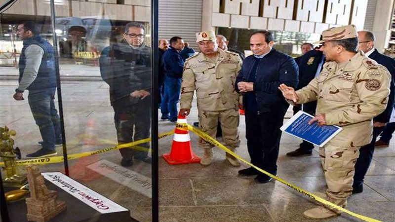 الرئيس يتفقد المتحف