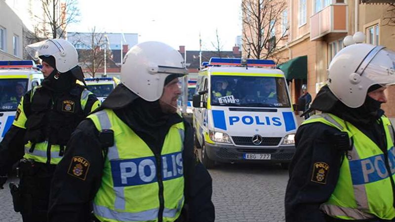 السويد... اتهام ثلاثة