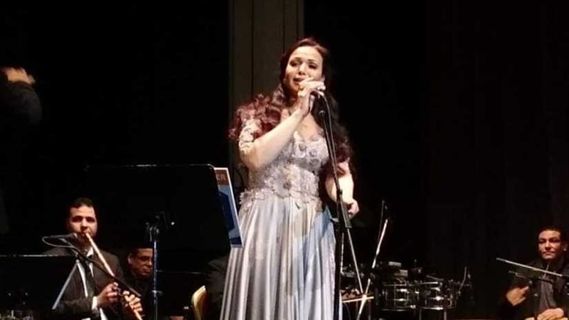 رحمة تشعل المسرح