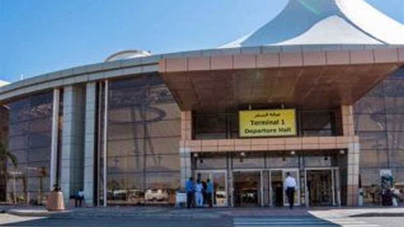 وصول أول فوج سياحي