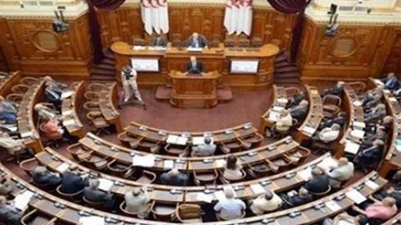 بدء انتخابات التجديد