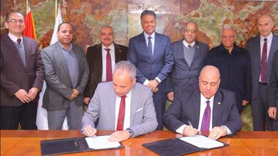وزير النقل يشهد التوقيع على تعاقد لتشغيل وصيانة خطوط المترو