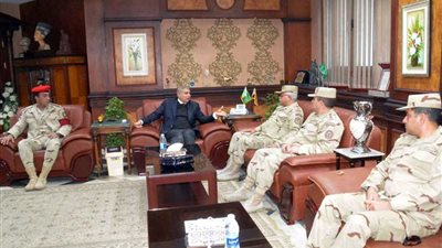 محافظ المنيا يتابع التدابير الأمنية لاحتفالات رأس السنة