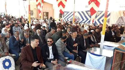 محافظ بورسعيد يسلم عقود التمليك لمزارعي الجمعيات