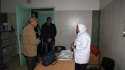 صحة العراقية ”ضلمة“ أثناء تفقد محافظ المنوفية ”حملة 100 مليون صحة“