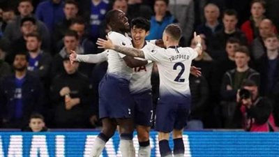 الشوط الأول.. توتنهام يتقدم على كارديف سيتي.. و«كين» يتصدر الهدافين