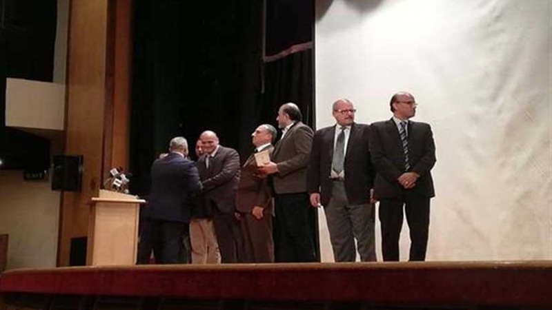 الصحفيين تُكرّم رواد