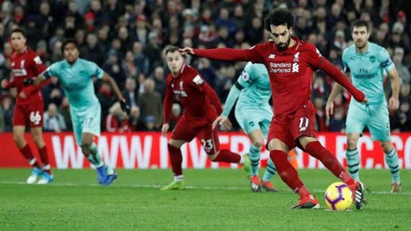 «صلاح» المتصدر يُعادل