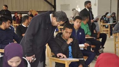 نائب رئيس جامعة قناة السويس يتفقد لجان الامتحانات