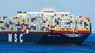 43 سفينة عبرت قناة السويس اليوم بحمولات بلغت مليوني طن