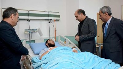 وزير الطيران يطمئن على حالة 