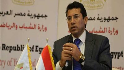 أشرف صبحي يشهد مباراة للصم والبكم بحي الأسمرات