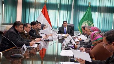 محافظ القليوبية يناقش جدول أعمال مكتبة مصر