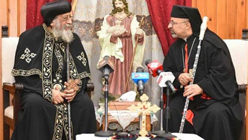 الأنبا إسحق ووفد