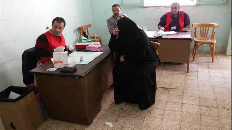 فحص 3860 شخصًا في