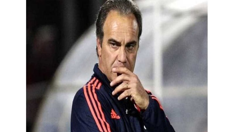 لاسارتي يحاضر لاعبي