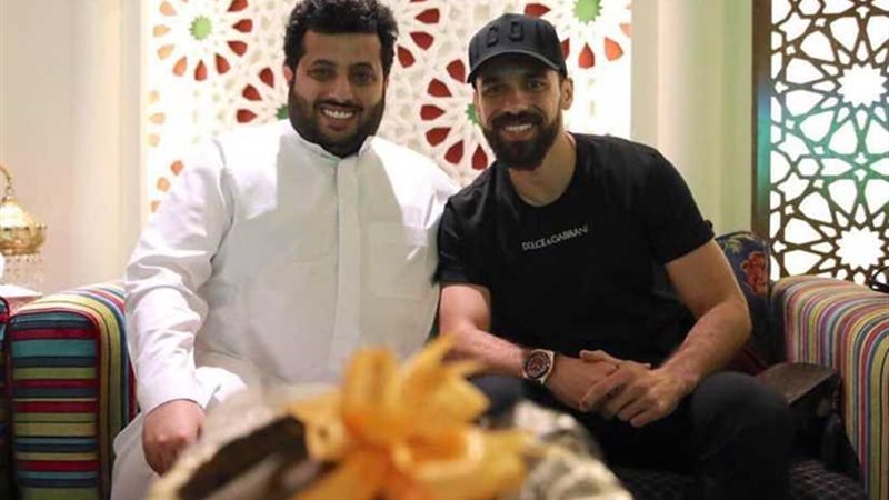 بيراميدز يعلن ضم