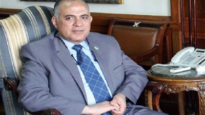 وزير الري يستعرض موقف المعدات والورش التابعة للوزارة