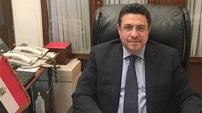 سفير مصر لدى الكويت وراعى الكنيسة المصرية يستقبلان المهنئين بعيد الميلاد المجيد