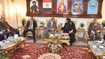 محافظ أسيوط يزور الكنائس لليوم الثاني للتهنئة بعيد الميلاد المجيد.. (صور)