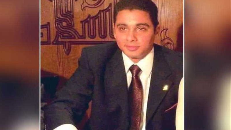 طوخ تتشح بالسواد