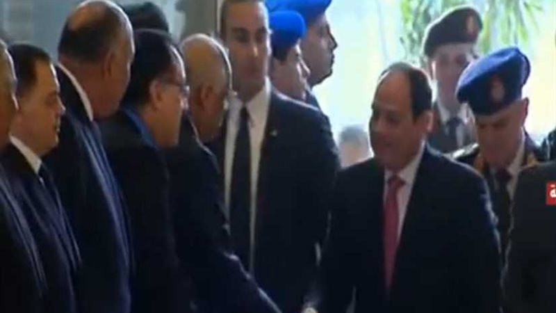 الرئيس يصل مقر افتتاح