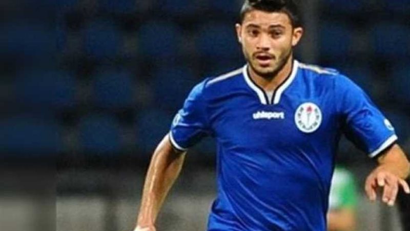 الأهلي يتعاقد مع