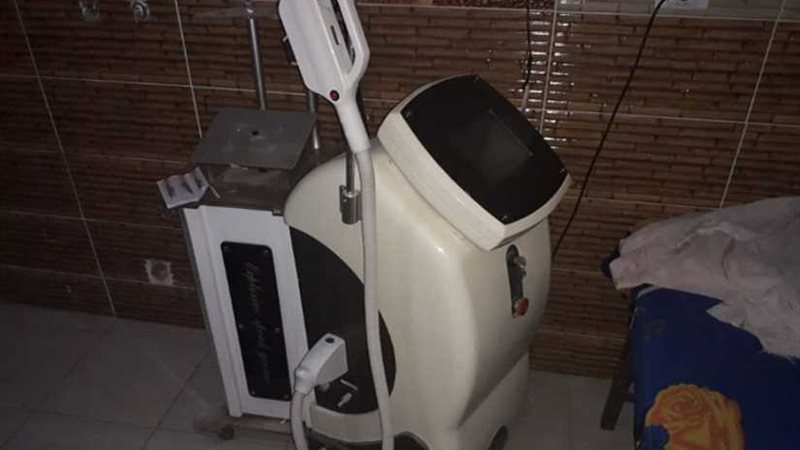 ضبط صيدلي يدير مركز