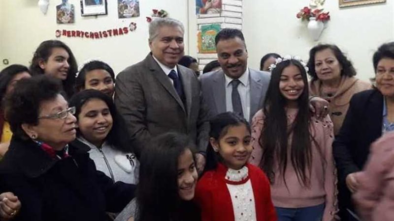 محافظ المنيا يهنئ