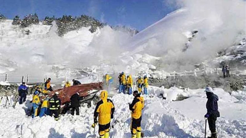 5 قتلى وألفان شخص