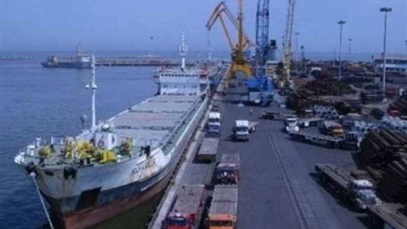 تداول 17 سفينة حاويات